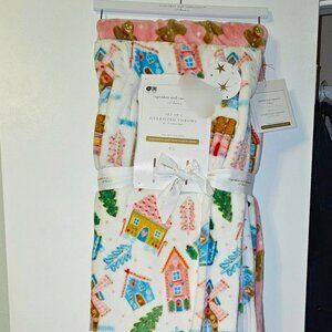 Cupcakes and cashmere double blanket set